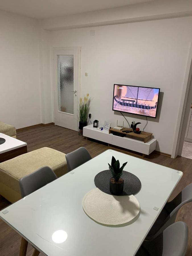 Mar Lux Apartment คูมาโนโว ภายนอก รูปภาพ
