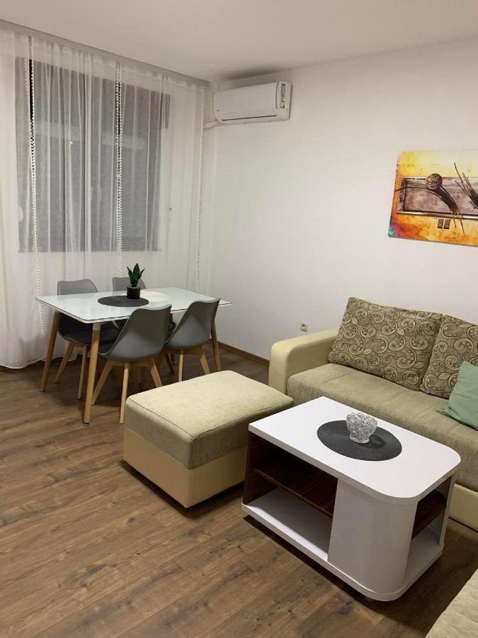Mar Lux Apartment คูมาโนโว ภายนอก รูปภาพ