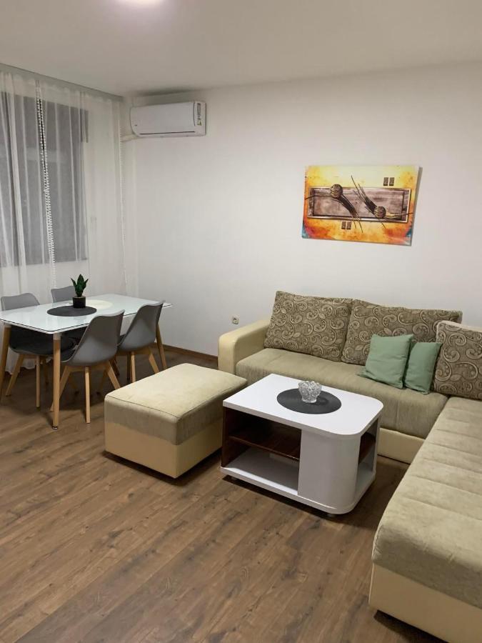 Mar Lux Apartment คูมาโนโว ภายนอก รูปภาพ